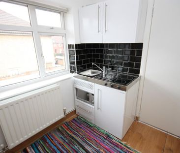 Westway, Shepherds Bush, London, W12 0SB - Photo 2