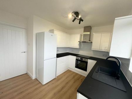 2 bedroom flat to rent - Photo 4