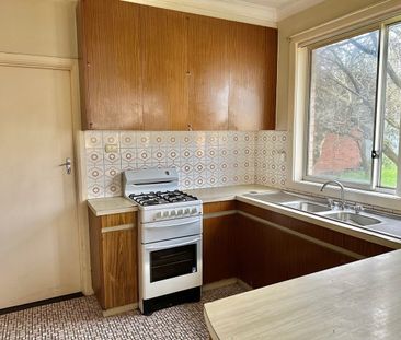 “Centralised on Clayton Road" - Photo 1