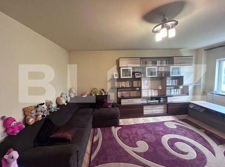 Apartament cu 3 camere, 74mp, zona Politia Amaradia - Photo 2
