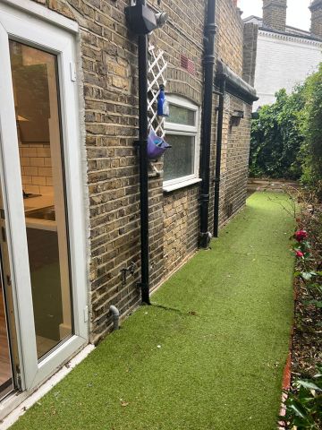 Room in a Shared Flat, With Garden, SW8 - Photo 5