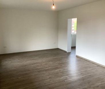 Top Gelegenheit: sanierte 1-Zimmer-Single-Wohnung mit Balkon und Fa... - Photo 4