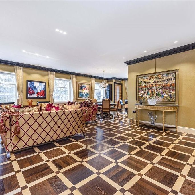 4 bedroom flat to rent - Photo 1