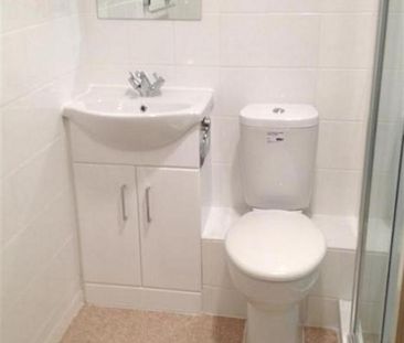 1 bedroom retirement property to rent - Photo 6