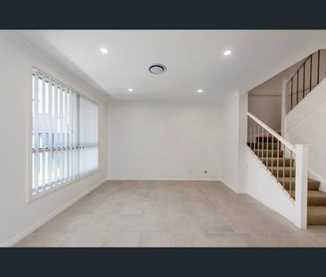8 Renwick Street, Catherine Field, NSW 2557 - Photo 6
