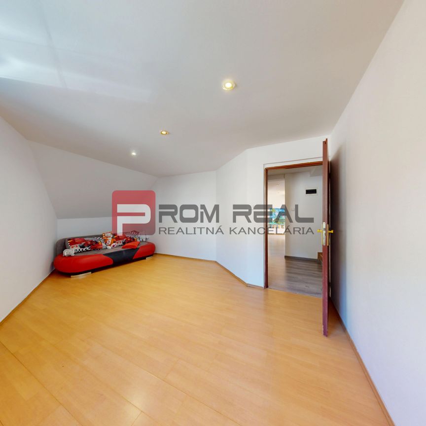 Prenájom - Priestranná časť rodinného domu | BORINKA | 450 € VRÁTANE ENERGIÍ - Photo 1