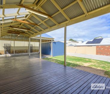 COUNTRY STYLE LIVING IN THE HEART OF CAREY PARK - Photo 5