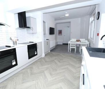 8 bedroom house share to rent - Photo 2