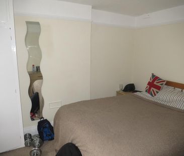 4 bedroom detached house to rent - Photo 2