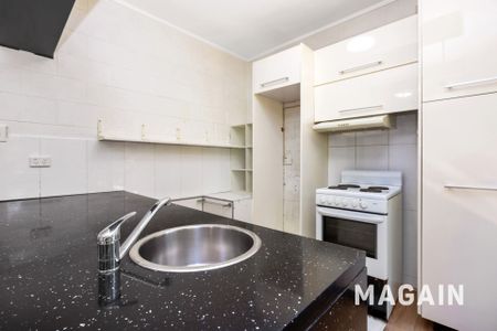 Stylish First-Floor Apartment in Prime South Adelaide Location - Photo 5