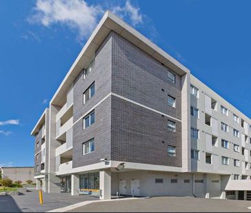 Elegant apartment in lifestyle position - Photo 1