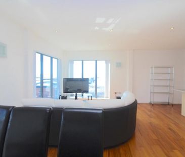 2 bedroom penthouse to rent - Photo 3