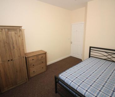 5 bedroom terraced house to rent - Photo 4