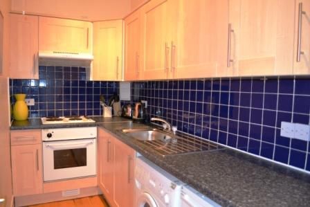 2 bedroom flat to rent - Photo 4
