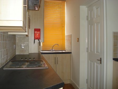 Royal Park Grove, Hyde Park, Leeds, LS6 1HQ - Photo 4