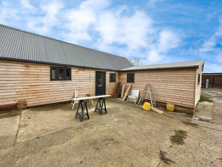 1 bedroom barn conversion to rent - Photo 3