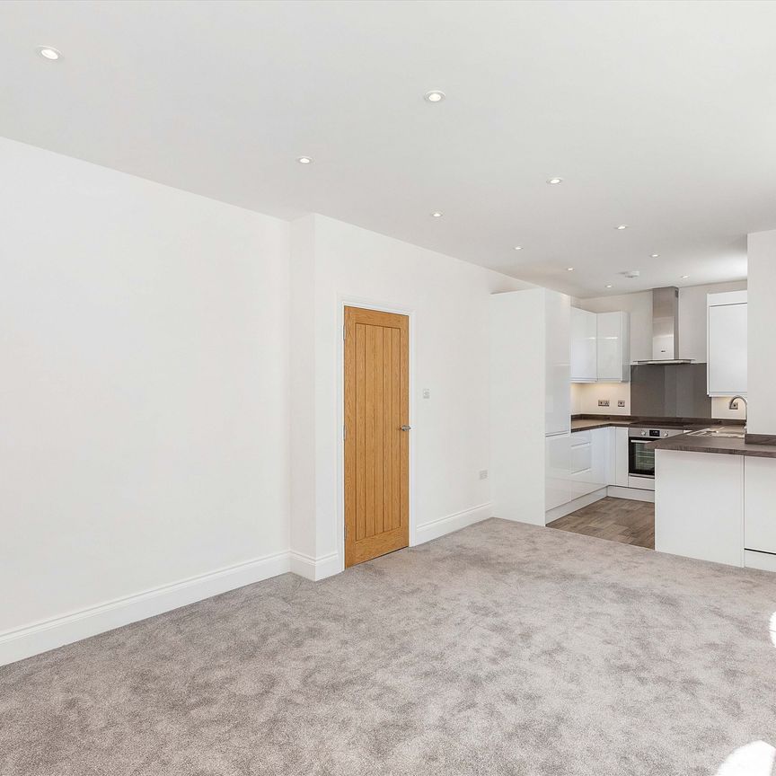 The Broadway, Wimbledon, SW19, London - Photo 1