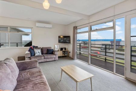 Fabulous river front location! - Photo 2