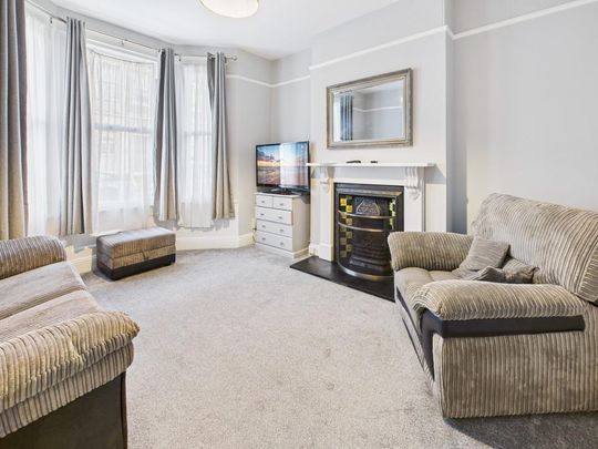 3 bedroom terraced house to rent - Photo 1