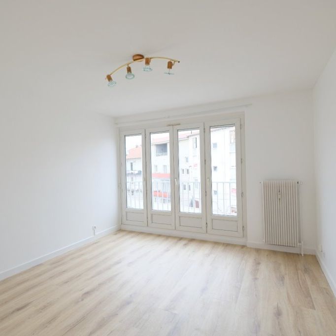 Location Appartement 2 pièces 45m² ST ETIENNE 42000 - Photo 1