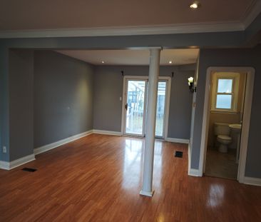 For Lease - 9 Craigmore Crescent, Toronto, Ontario - Photo 2