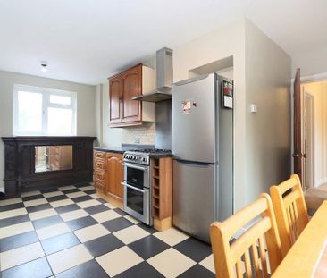 3 bedroom semi-detached house to rent - Photo 2