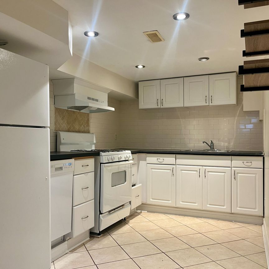 For Lease - 417 Crawford Street Unit# Lower, Toronto, Ontario - Photo 1