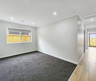 Quality Family Home - Club Armstrong Included! - Photo 6