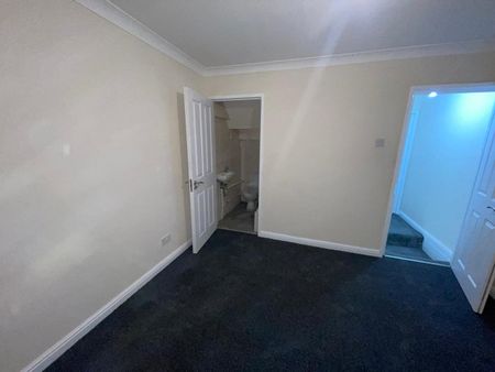 3 Bed Terraced House, Hartlepool Road, CV1 - Photo 4