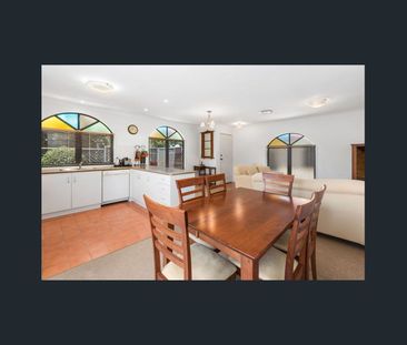 Townhouse with Ducted R/C Air Conditioning - Photo 6