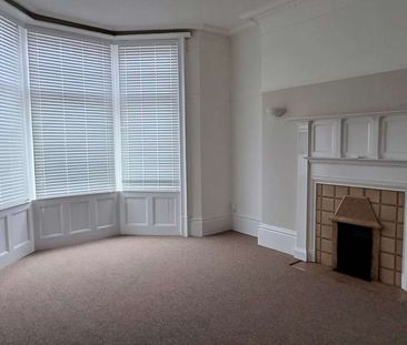 Beautifully refurbished shared house, quiet location - Photo 2