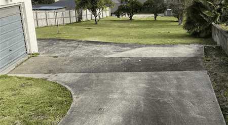 Three bedroom Brick Home - Photo 2