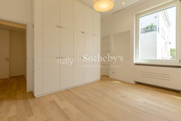 Elegant Residence with Terrace in Parioli - Photo 1