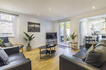 6 bedroom semi-detached house to rent - Photo 2