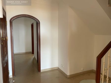 Óptimo T3 Dulpex com vista de mar e garagem box - Photo 5