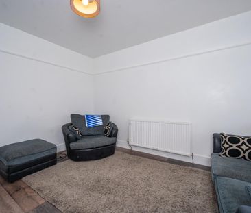 3 Bedroom Terraced House for Rent - Photo 2