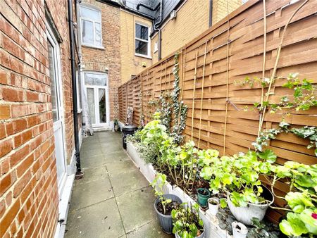 Studio to rent - Photo 4