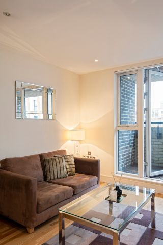 1 Bed Flat, Great Suffolk Street, SE1 - Photo 3