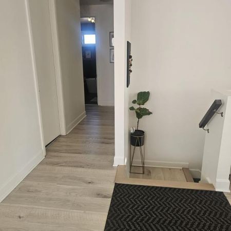 Appartement 5 1/2 haut de triplex - Photo 4