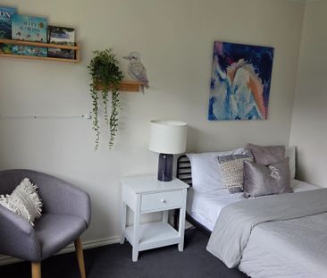 Fully Furnished Family Home - Photo 4