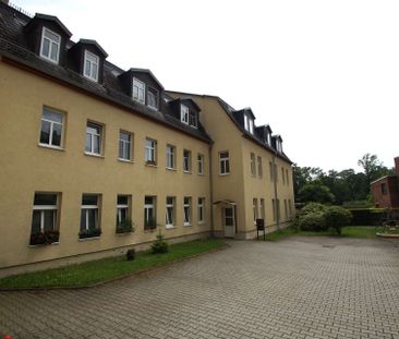 Barock mitten in Limbach-Oberfrohna: Helle Wohnung im Hinterhaus! - Photo 1