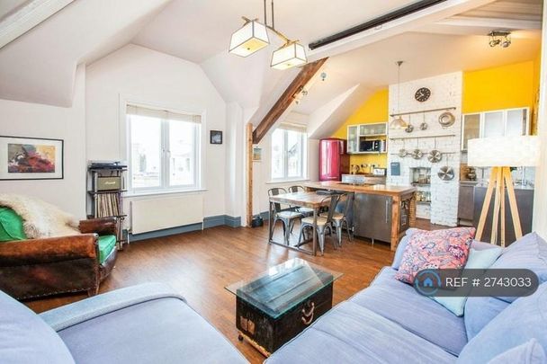 2 bedroom flat to rent - Photo 1