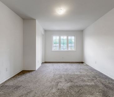 For Lease - 21 Woodedge Circle, Kitchener, Ontario - Photo 2