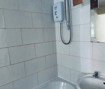 2 bedroom ground floor flat to rent - Photo 5