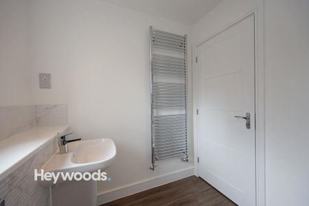 3 bedroom mews to rent - Photo 2