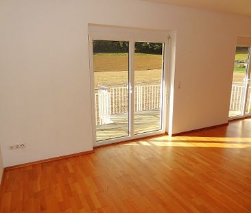 Schöne, sonnige Mietwohnung mit großem Balkon, Carport-Stellplatz u... - Foto 2