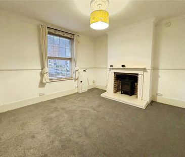 3 bedroom end of terrace house to rent - Photo 1