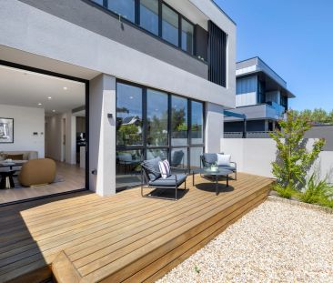 1/16 Carpenter St, Brighton VIC 3186 - House For Rent | Domain - Photo 2