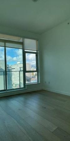 Amazing Studio Suite in the high rise building in English Bay West End - Photo 1