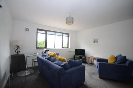 1 bedroom Flat To Let - Photo 1